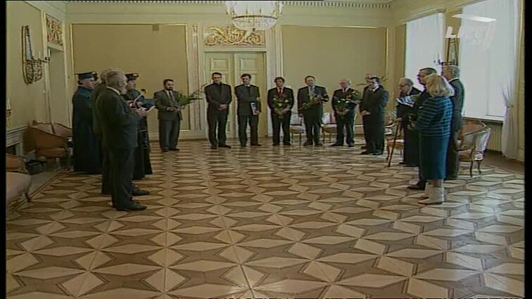 Panoramos archyvai. Stasiui Antanui Bačkiui įteiktas garbės daktaro vardas