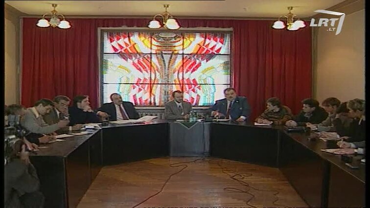 Panoramos archyvai. V. Leipaus ir R.Jancevičiaus spaudos konferencijos fragmentas