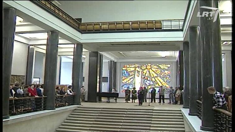 Panoramos archyvai. Bronės Valantinaitės-Jokūbonienės gobelenų paroda