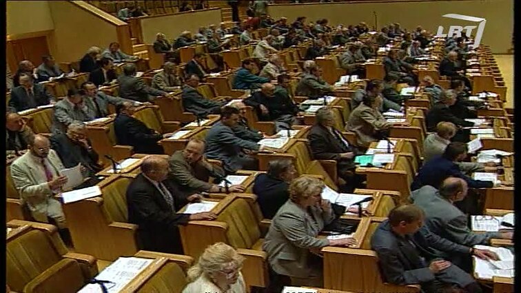Panoramos archyvai. Pataisytas Konstitucijos 47 straipsnis