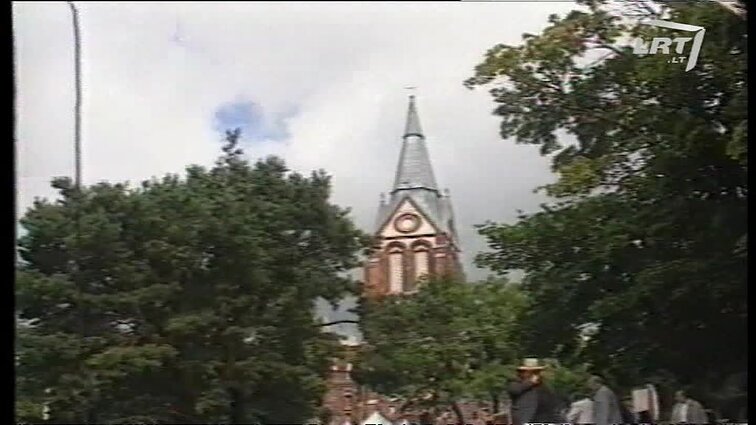 Panoramos archyvai. Akmenės bažnyčiai 400 metų