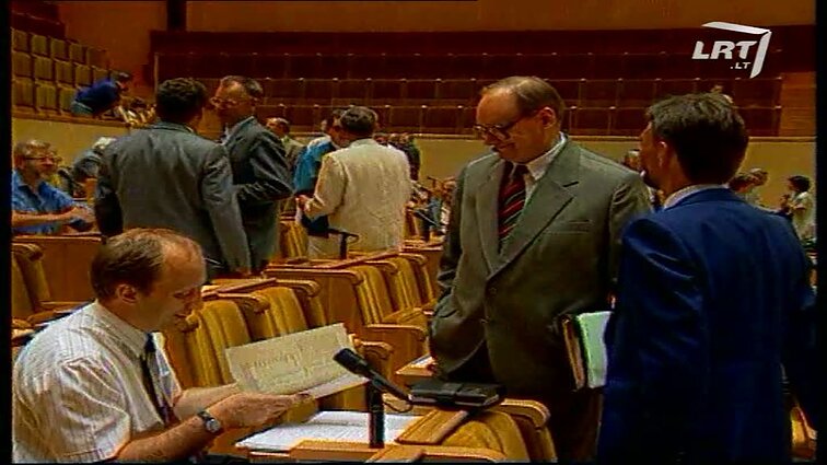 Panoramos archyvai. Seimas pradėjo neeilinę sesiją