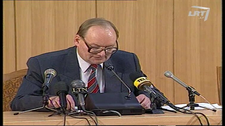 Panoramos archyvai. Česlovo Juršėno spaudos konferencija