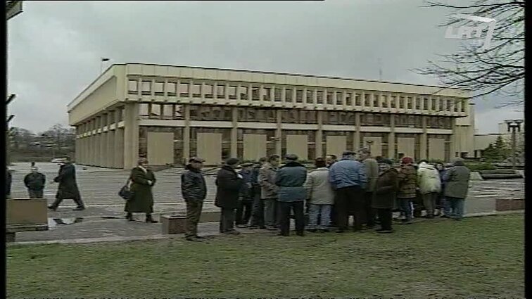 Panoramos archyvai. Atnaujinta bado akcija prie Seimo