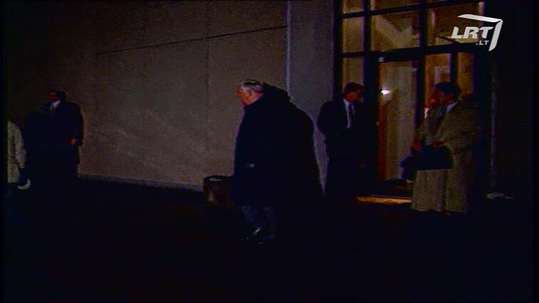 Panoramos archyvai. Algirdas Brazauskas išvyko į Lisaboną