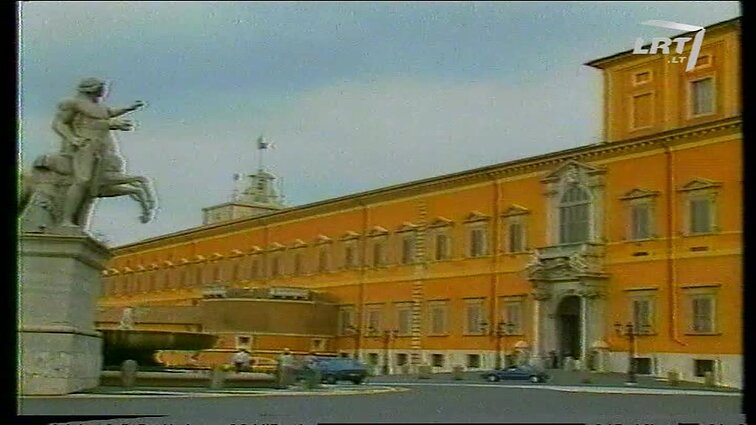 Panoramos archyvai. Vertėjui Algimantui Vaišnorui įteikta Italijos premija