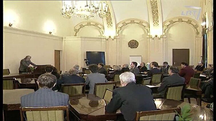 Panoramos archyvai. Fizikai pagerbia profesorių Vytautą Bareikį