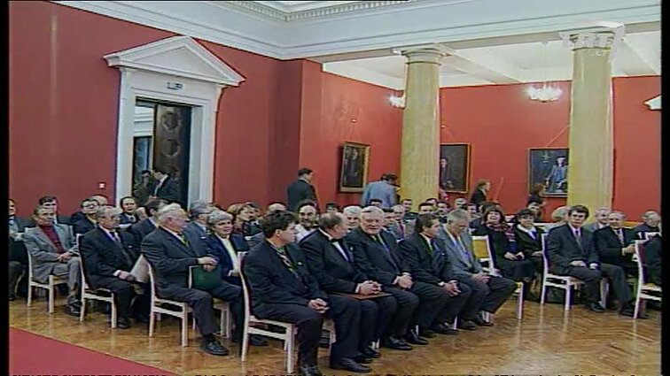 Panoramos archyvai. Regalijos įteikimas Vilniaus merui