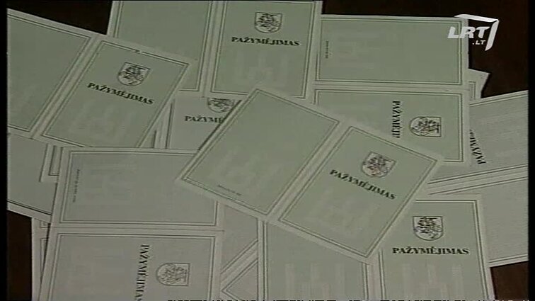 Panoramos archyvai. Klastojami valstybinės kalbos mokėjimo kvalifikaciniai pažymėjimai