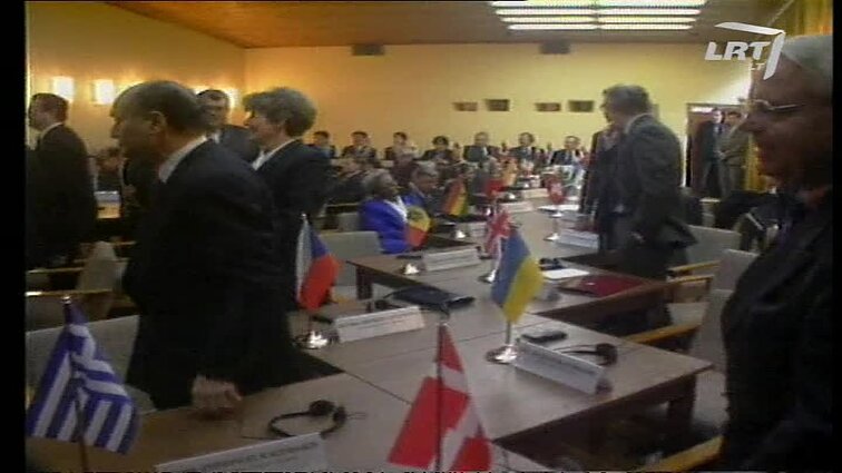Panoramos archyvai. Algirdas Brazauskas susitinka su užsienio diplomatais