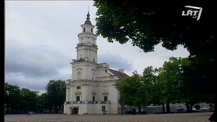 Panoramos archyvai. Rotušės stogo čerpės