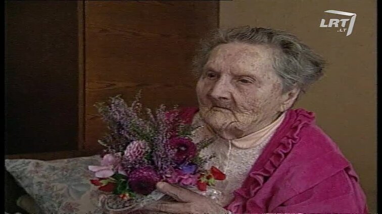 Panoramos archyvai. Šimtametė Petronėlė Dineikienė