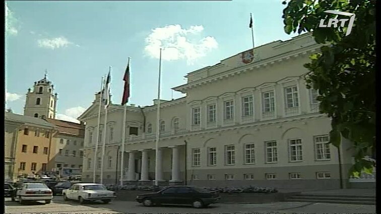 Panoramos archyvai. Lenarto Merio vizito pabaiga