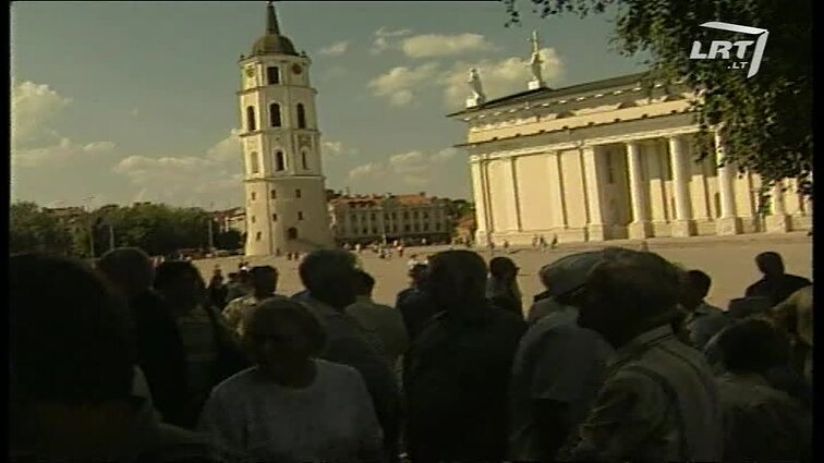 Panoramos archyvai. Parašai už Valdą Adamkų