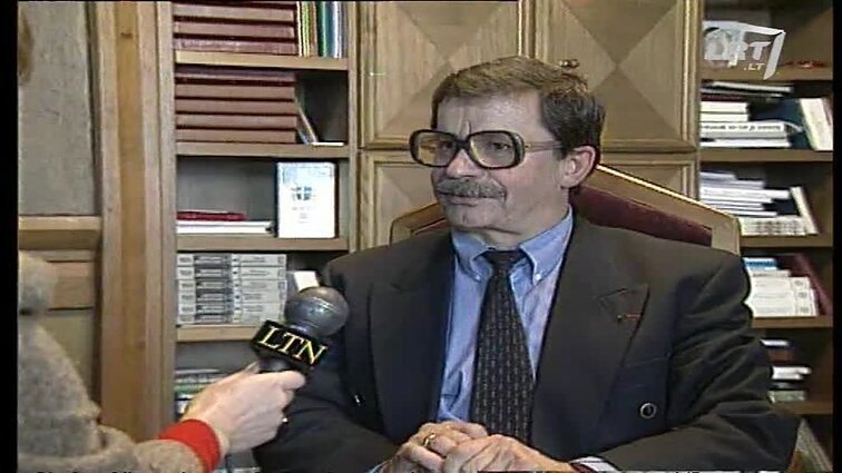 Panoramos archyvai. Rolandas Pavilionis kandidatuoja į Prezidentus