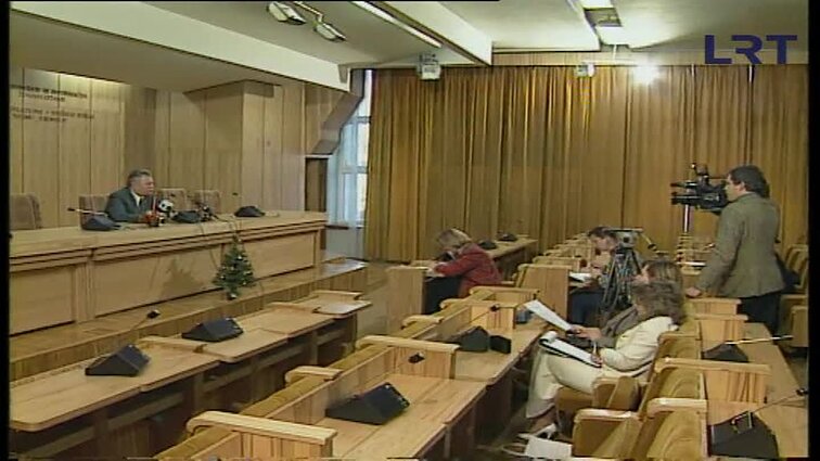 Panoramos archyvai. Rimanto Smetonos spaudos konferencija