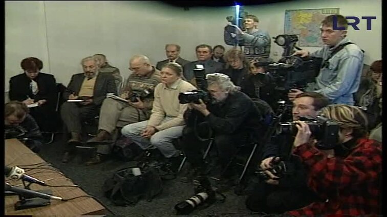 Panoramos archyvai. Valdo Adamkaus spaudos konferencija