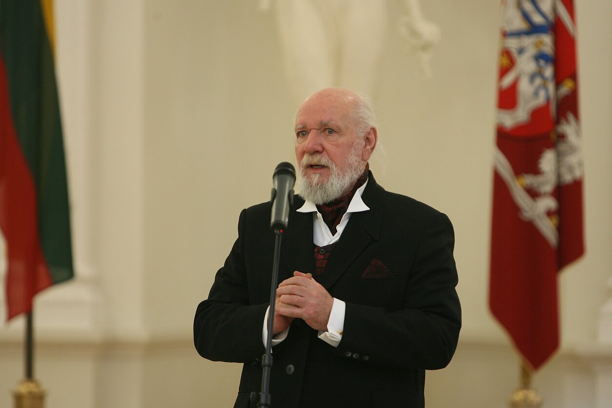 Vidurnakčio lyrika. Algimantas Mackus
