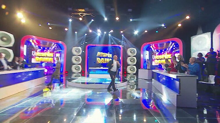 Muzikinis žaidimas „Atspėk dainą“.