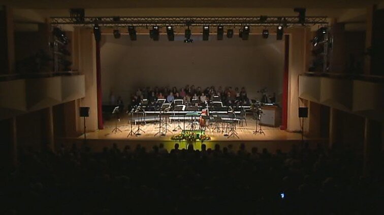 XIV koncertinio sezono atidarymo koncertas „Muzika mus neša“. - Klaipėdos kamerinis choras. Dir. M. Gražinytė-Tyla (be kalbų)