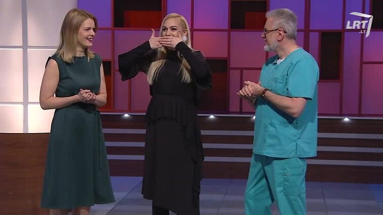 Mieguistumo darbo kėdėje kava ir saldumynai neišvaikys