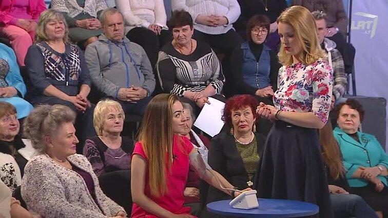 Grožio ir žvalaus ryto paslaptis – balta žuvis tamsų vakarą