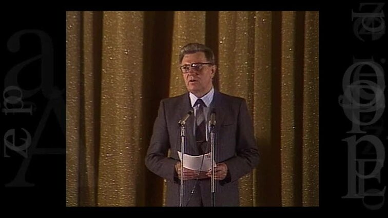 Poezija. LRT aukso fondas .J. Marcinkevičius ,,Šventai taip žydėjo šermukšnis''
