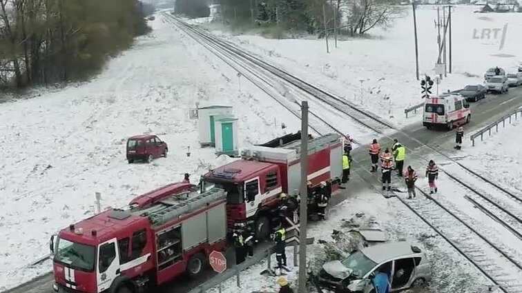 Keliai. Mašinos. Žmonės