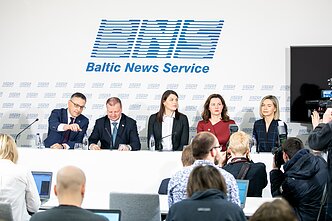 S. Skvernelis pristatė prezidento rinkimų štabą ir komandą S. Skvernelis pristatė prezidento rinkimų štabą ir komandą