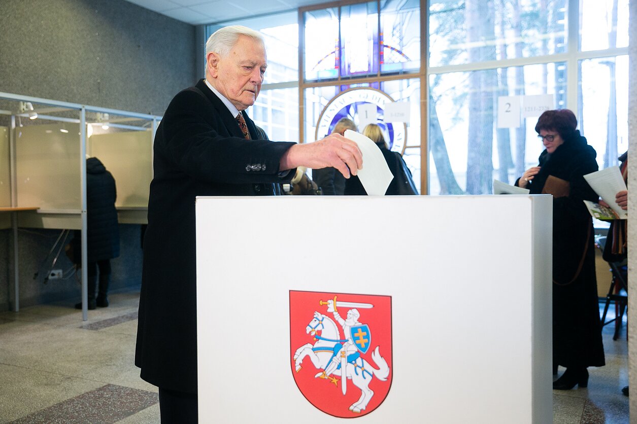 Valdas Adamkus Valdas Adamkus