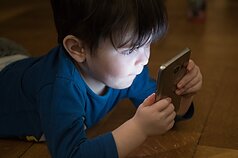 Vaikai ir išmanieji telefonai