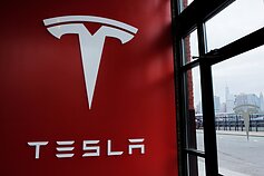 „Tesla“ „Tesla“