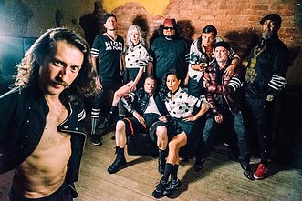 „Gogol Bordello“. „Gogol Bordello“.