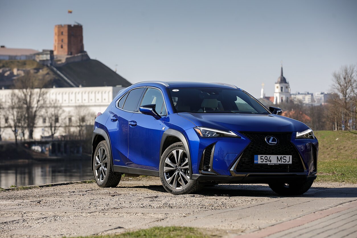 „Lexus UX 250h“ „Lexus UX 250h“