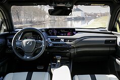 „Lexus UX 250h“ „Lexus UX 250h“
