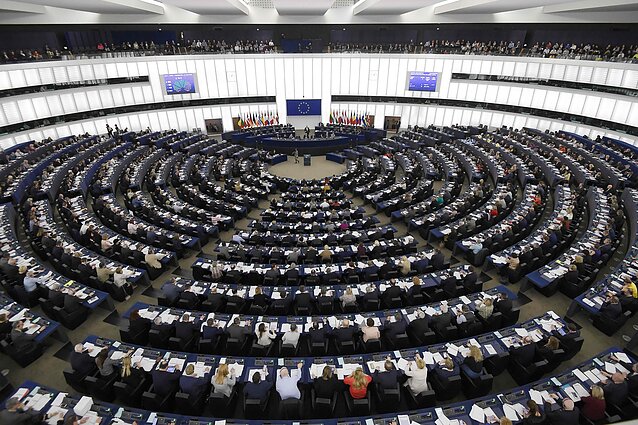 Pramonininkai parlamentinių partijų lyderius ragina laikytis išvien EP rinkimuose