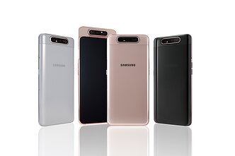 Naujieji telefonai turės besisukančią kamerą, kuri leis daryti dar kokybiškesnes asmenukes Naujieji telefonai turės besisukančią kamerą, kuri leis daryti dar kokybiškesnes asmenukes