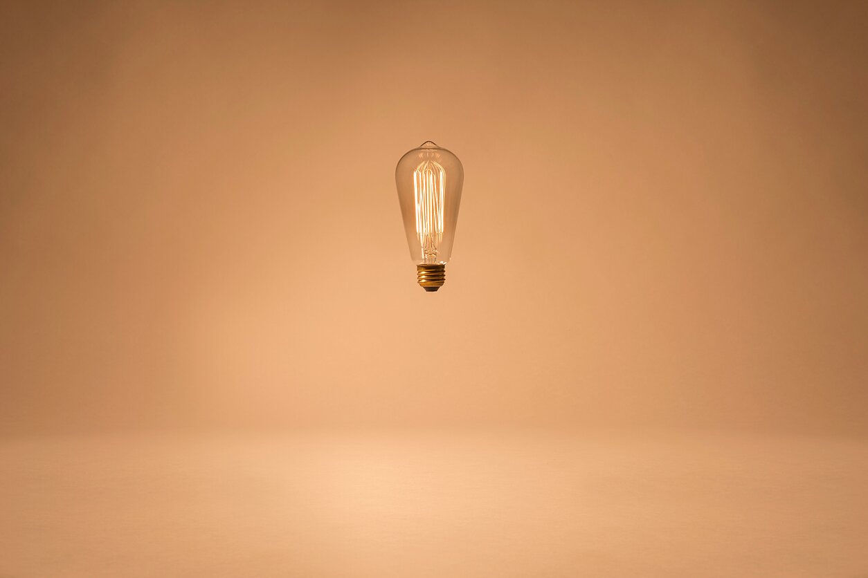 Sean Patrick Murphy/Unsplash nuotr., Elektros lemputė
