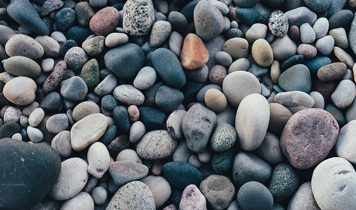 Akmenys – ledynų atnešti rieduliai: naikinimui ar meno kūriniams?