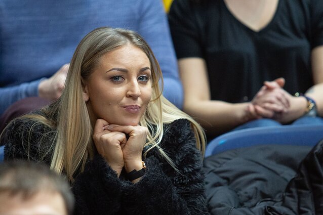 Stilius. Eglė Straleckaitė (su vertimu į gestų k.)