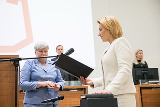 Vilniaus miesto savivaldybės tarybos narių priesaika Vilniaus miesto savivaldybės tarybos narių priesaika
