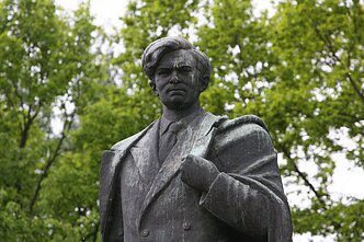 Petro Cvirkos paminklas 