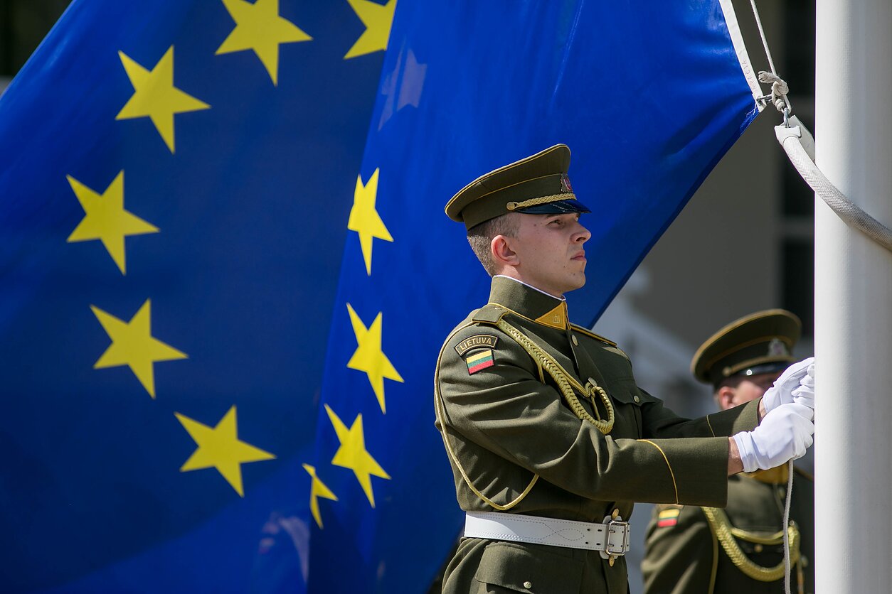 EU flag (associative image) EU flag (associative image)