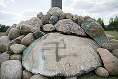 Išniekintas kryžius Balsiuose Išniekintas kryžius Balsiuose