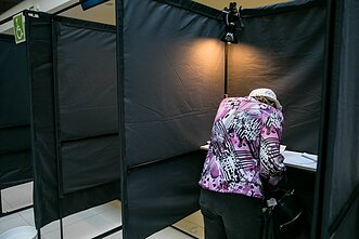 Dalia Grybauskaitė balsavo išankstiniuose rinkimuose. Dalia Grybauskaitė balsavo išankstiniuose rinkimuose.