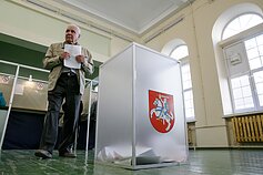 Vyksta prezidento ir Europos Parlamento rinkimai