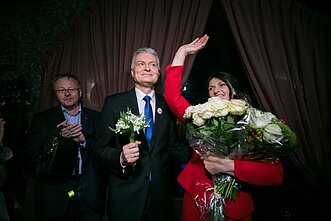 Gitanas Nausėda ir komanda laukia rinkimų rezultatų. Rinkimų naktis