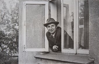 Antanas Nausėda paties statytame name