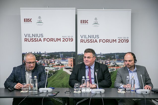 Michailas Chodorkovkis, Linas Linkevičius ir Vladmiras Kara-Murza Rusijos forume Lietuvoje Michailas Chodorkovkis, Linas Linkevičius ir Vladmiras Kara-Murza Rusijos forume Lietuvoje