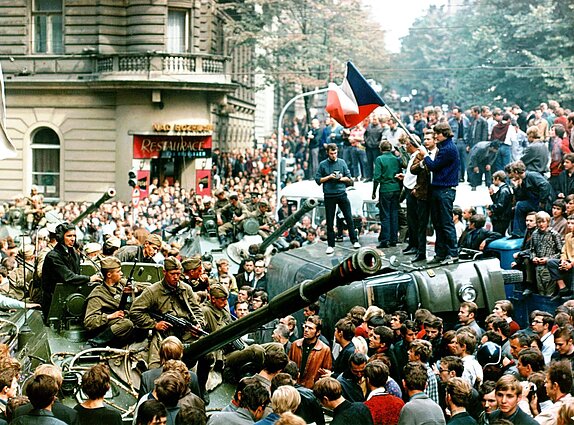Sovietų kariai Prahoje 1968 m. rugpjūtį Sovietų kariai Prahoje 1968 m. rugpjūtį